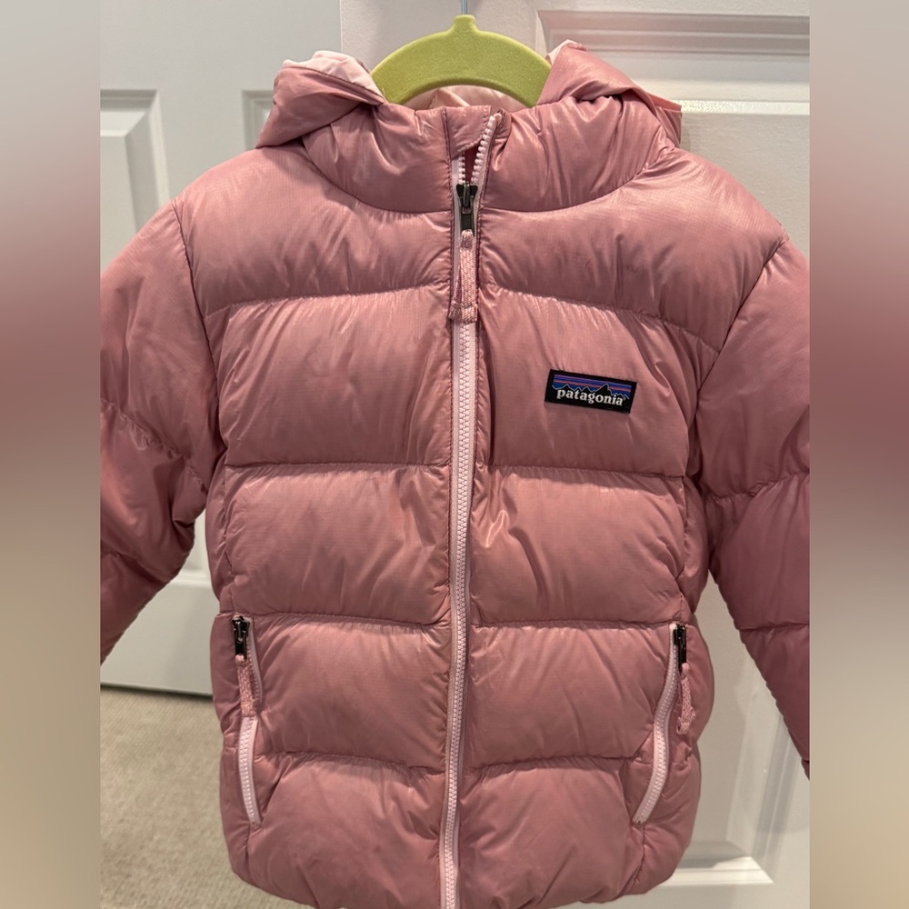Patagonia kids winter Hi-Loft down puffer hooded jacket